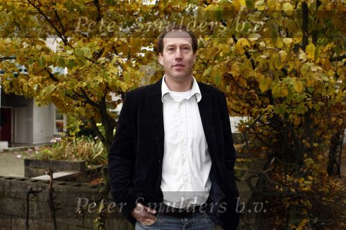 Amsterdam 5 november 2008
Arjan Erkel zet zich in voor het goede doel Stop kindermishandeling.
Peter Smulders bv