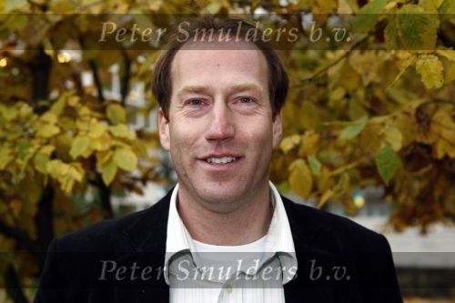 Amsterdam 5 november 2008
Arjan Erkel zet zich in voor het goede doel Stop kindermishandeling.
Peter Smulders bv