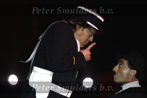 Den Haag 19 december 2008
Russisch kerst crirus op het malieveld. Armeense charlie chaplin
Peter Smulders bv