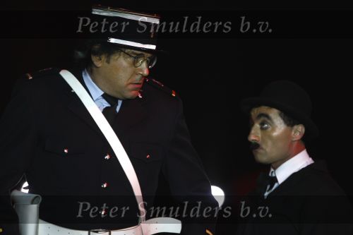Den Haag 19 december 2008
Russisch kerst crirus op het malieveld. Armeense charlie chaplin
Peter Smulders bv