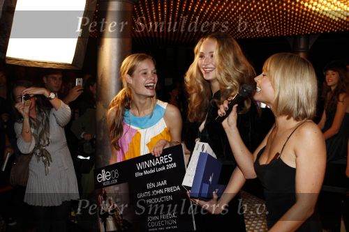 A msterdam 13 oktober 2008
Elite model van het jaar verkiezing in Jimmy Woo. Avna Visser is de uiteindelijke 
 winnares.  Avna met  Sofie Oosterwaal en Monique Sprong
Peter Smulders bv