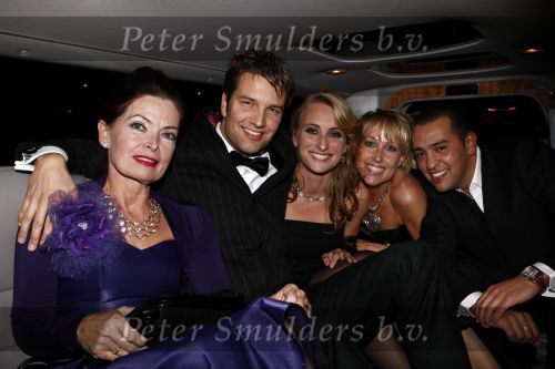Den Haag 22 oktober 2008
Premiere Pauwen en Reigers in pathe Buitenhof. gepke Witteveen Bas Muijs Geerteke v Lierop Fouad Benabbon en esmeralda Blansjaar
Peter Smulders bv