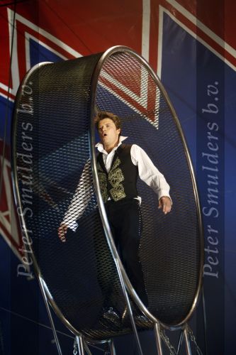 Den Bosch 19  november 2008
Kerstcircus rtl gepresenteerd door Wendy v Dijk en Beau v Erven Dorens. 
Peter Smulders bv