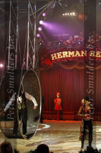 Den Bosch 19  november 2008
Kerstcircus rtl gepresenteerd door Wendy v Dijk en Beau v Erven Dorens. 
Peter Smulders bv