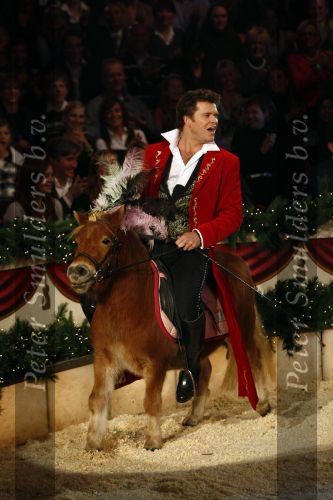 Den Bosch 19  november 2008
Kerstcircus rtl gepresenteerd door Wendy v Dijk en Beau v Erven Dorens. 
Peter Smulders bv