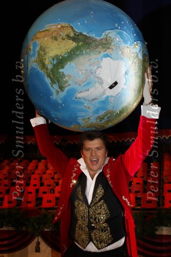 Den Bosch 19  november 2008
Kerstcircus rtl gepresenteerd door Wendy v Dijk en Beau v Erven Dorens. 
Peter Smulders bv