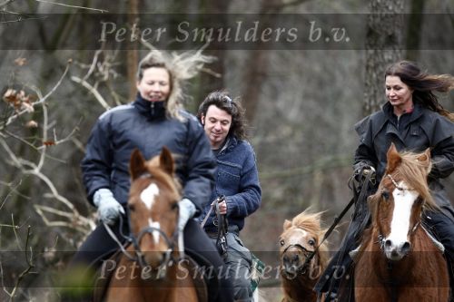 Bosch en Duin 4 december 2008
Belinda Meuldijk en Thiery Duval  op het paard rijden in de bossen bij hun huis in Bosch en duin.
Peter Smulders bv