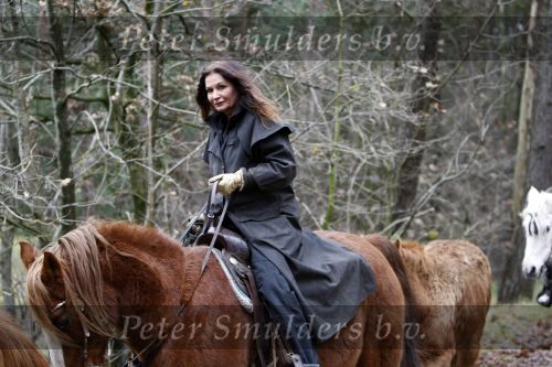 Bosch en Duin 4 december 2008
Belinda Meuldijk en Thiery Duval  op het paard rijden in de bossen bij hun huis in Bosch en duin.
Peter Smulders bv