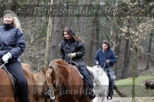 Bosch en Duin 4 december 2008
Belinda Meuldijk en Thiery Duval  op het paard rijden in de bossen bij hun huis in Bosch en duin.
Peter Smulders bv