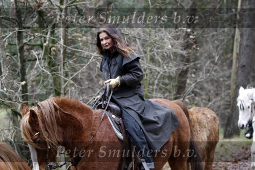 Bosch en Duin 4 december 2008
Belinda Meuldijk en Thiery Duval  op het paard rijden in de bossen bij hun huis in Bosch en duin.
Peter Smulders bv
