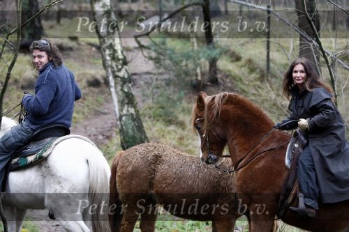 Bosch en Duin 4 december 2008
Belinda Meuldijk en Thiery Duval  op het paard rijden in de bossen bij hun huis in Bosch en duin.
Peter Smulders bv