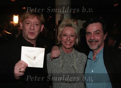 Apeldoorn, 17 Februari 1999
Benny Neyman 25 jaar artiest
Hier op de foto met Bonnie St. Clair en de Griek Nikos Ignatladis