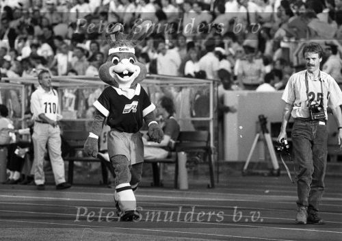 Stuttgart, 25 Mei 1988 PSV-Benfica, eindstand 0-0 Finale EC I ( voorloper van de Champions League ) en winnaar door strafschoppen na verlenging.
EK 1988 Duitsland Mascotte Berni
Foto Peter Smulders BV