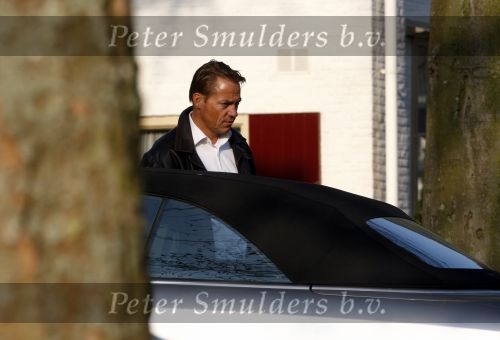 Baarn 23 april 2008
Bert Hulscher de ex van Mariska brengrt hun kinderen naar school en brengt daarna kleing naar zijn ex Mariska.
Peter Smulder s bv