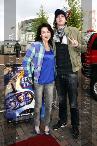 Amsterdam 4 oktober 2008
Premiere Space Champs in Pathe Arena. Birgit Schuurman met de jeugd van tegenwoordig
Peter Smulders bv