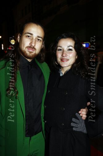 Amsterdam 17 november 2008
Premiere oorlogswinter in Tuschinski. Birgit Schuurman met man Arne
Peter Smulderrs bv