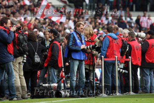 Eindhoven, 13 April 2008 Kampioenswedstrijd PSV-FC Twente, eindstand 1-1 Seizoen 2007/2008. PSV daardoor nog niet kampioen.
Veel persfotografen met o.a. Bob v d Cruijsem en Rene Bouwman