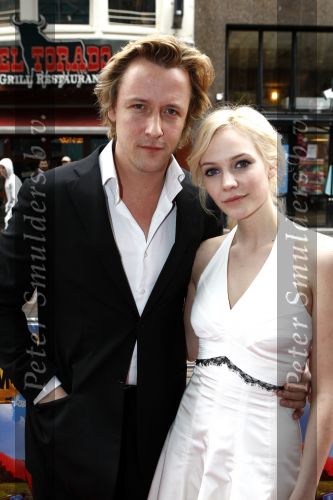Amsterdam 12 april 2008
Daan Schuurmans en Bracha v Doeburgh bij de premiere van Morisson krijgt een zusje in Tuschinski.
