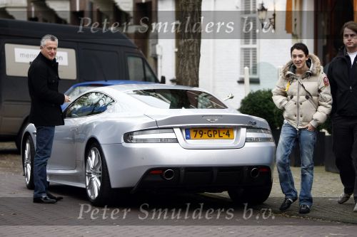 Amsterdam 15 november 2008
Bram Moszkowicz met zijn zoon Nathan in aston martin op de cornelis schuytstraat.
Peter Smulders bv