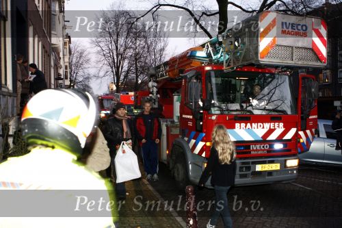 Amsterdam 10 december 2008
Beau v Erven Dorens springt in de Amstel van de mager brug ivm het uitkomen van zijn nieuwe boek. De Politie haalt hem uit het water. Brandweer en Ambulance
Peter Smulders bv
