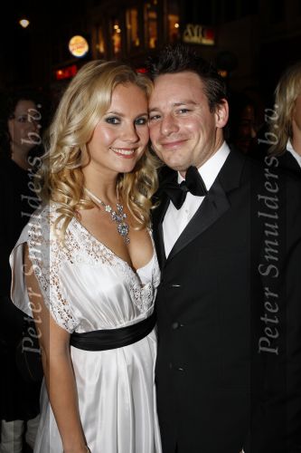 Amstedam 7 oktober 2007
Cas Jansen en Annelieke Bouwens bij de premiere van alles is liefde in Tuschinski.