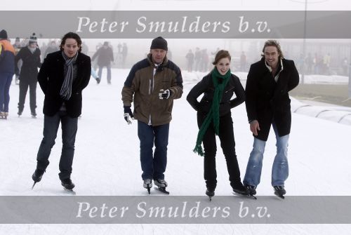 Biddinghuizen 23 december 2008
eerste dag van de film de hel van 63 op de schaatsbaan in Biddinghuizen met Henk Gemser Chris Zegers Cas Jansen en Chava voor in t Holt.
Peter Smulders bv