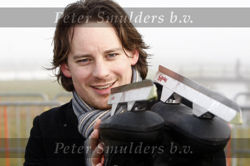 Biddinghuizen 23 december 2008
eerste dag van de film de hel van 63 op de schaatsbaan in Biddinghuizen met Henk Gemser Chris Zegers Cas Jansen en Chava voor in t Holt.
Peter Smulders bv