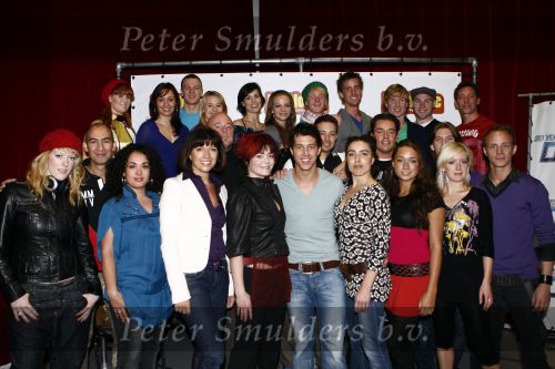 Amsterdam 1 december 2008
Eerste repetitiedag footloose in de focus studios. Roel Vente en Albert Verlinde produderen hem en in de hoofdrollen spelen Kim Lian v d Mey William Spaaij Roy Kullick Talita Angwarmasse Nadine v d Kuyp Vincent de Lusenet Jeroen Phaff en Janke Dekker.
Peter Smulders bv