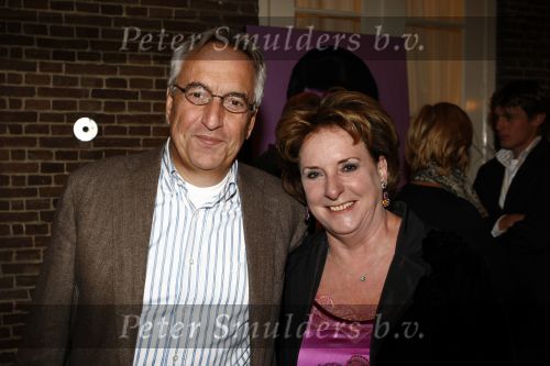 Naarden 6 oktober 2008
Presentatie boek Catherine Keyl bij het arsenaal.Andries Knevel
Peter Smulders bv