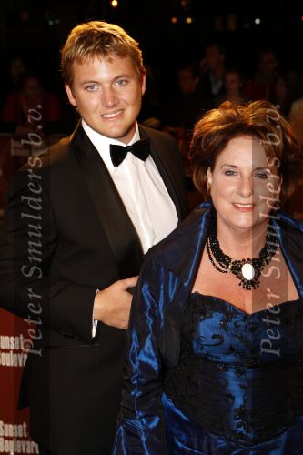 Amsterdam 10 oktober 2008
Premiere Sunset Boulevard in Carre. Catherine Keyl met een kennis
Peter Smulders bv