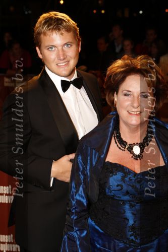 Amsterdam 10 oktober 2008
Premiere Sunset Boulevard in Carre. Catherine Keyl met een kennis
Peter Smulders bv