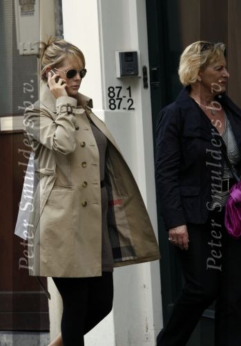 Amsterdam 13 oktober.
Chantal Janzen zwanger met haar moeder aan het winkelen.
Peter Smulders bv