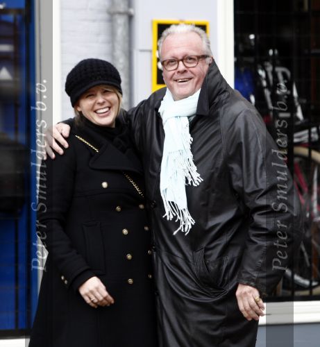 Amsterdam 24 december 2008
Een hoogzwangere Chantal janzen op straat met Guus Verstraete.
Peter Smulders bv