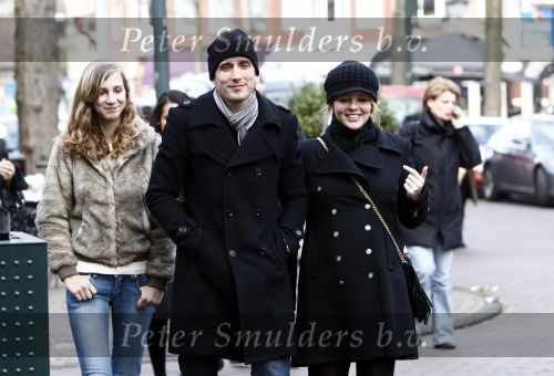 Amsterdam 24 december 2008
Een hoogzwangere Chantal janzen op straat met haar vriend Marco en zijn dochter
Peter Smulders bv