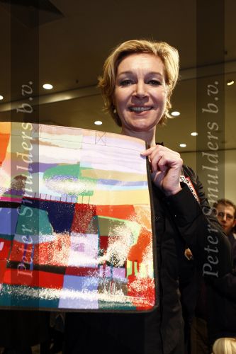 Amsterdam 29 november 2008
Diverse Bekenede Nederlanders BN ers verkopen bij de bijenkorf plastic draagtassen voor het aidsfonds. Charlotte Besijn en Joep Onderdelinden
Peter Smulders bv