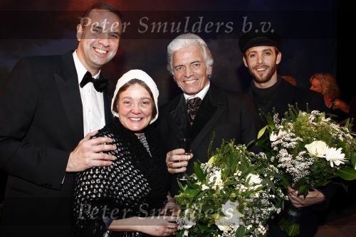 Zaandam 7 december 2008
Premiere op hoop van zegen met oa Ben Cramer en Charly Luske.
Peter Smulders bv