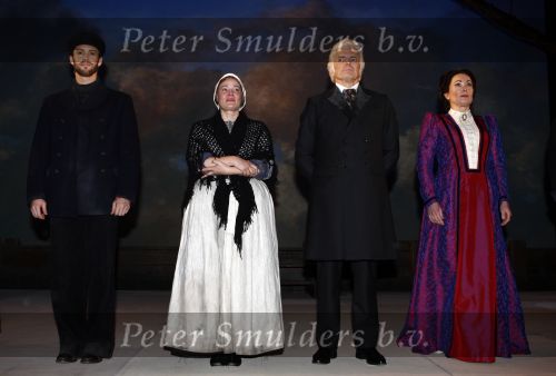 Zaandam 7 december 2008
Premiere op hoop van zegen met oa Ben Cramer en Charly Luske.
Peter Smulders bv