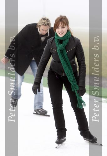 Biddinghuizen 23 december 2008
eerste dag van de film de hel van 63 op de schaatsbaan in Biddinghuizen met Henk Gemser Chris Zegers Cas Jansen en Chava voor in t Holt.
Peter Smulders bv