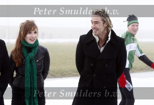Biddinghuizen 23 december 2008
eerste dag van de film de hel van 63 op de schaatsbaan in Biddinghuizen met Henk Gemser Chris Zegers Cas Jansen en Chava voor in t Holt.
Peter Smulders bv