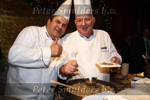 18 December 2008 Kerst/Nieuwjaarsborrel Princess
Chefkok Ramzi met Cas Spijkers
Foto Peter Smulders BV Eindhoven