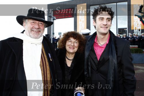 Zaandam 7 december 2008
Premiere op hoop van zegen. Chiem v Houweninge JR en Sr met zijn vrouw Marina
Peter Smulders bv