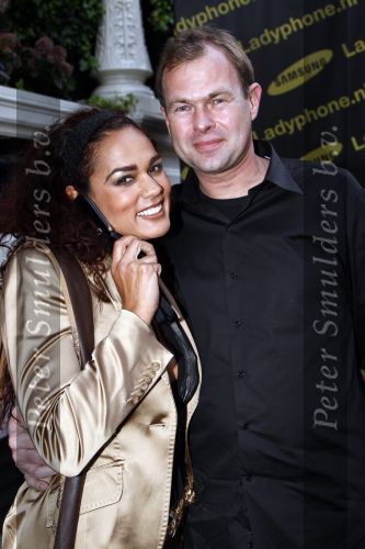 Amsterdam 21 april 2008
Presentatie van Samsung Ladyphone in het amstel hotel. Chimene v Oosterhout met een vriend
Peter Smulders bv