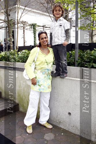Amsterdam 23 april 2008
Presentatie nieuwe magazine Mama in hotel arena. Chimene v Oosterhout met zoon Liam
Peter Smulders bv