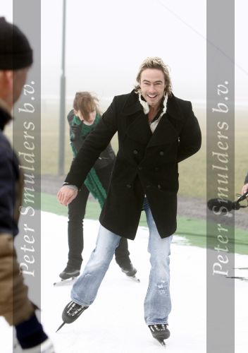 Biddinghuizen 23 december 2008
eerste dag van de film de hel van 63 op de schaatsbaan in Biddinghuizen met Henk Gemser Chris Zegers Cas Jansen en Chava voor in t Holt.
Peter Smulders bv