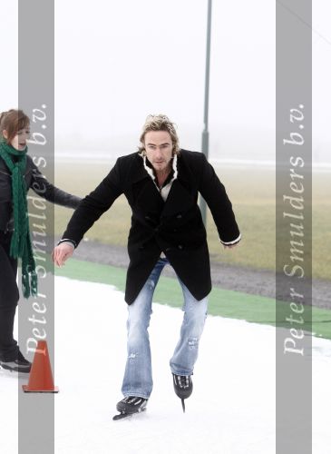 Biddinghuizen 23 december 2008
eerste dag van de film de hel van 63 op de schaatsbaan in Biddinghuizen met Henk Gemser Chris Zegers Cas Jansen en Chava voor in t Holt.
Peter Smulders bv