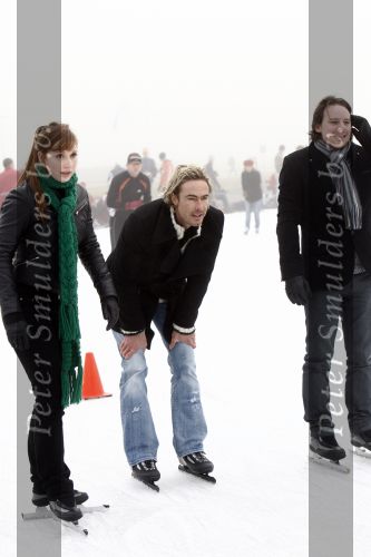 Biddinghuizen 23 december 2008
eerste dag van de film de hel van 63 op de schaatsbaan in Biddinghuizen met Henk Gemser Chris Zegers Cas Jansen en Chava voor in t Holt.
Peter Smulders bv