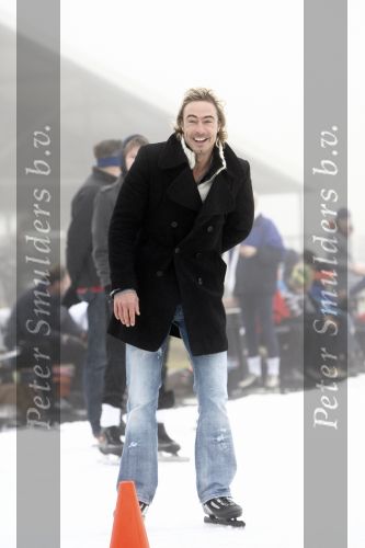 Biddinghuizen 23 december 2008
eerste dag van de film de hel van 63 op de schaatsbaan in Biddinghuizen met Henk Gemser Chris Zegers Cas Jansen en Chava voor in t Holt.
Peter Smulders bv