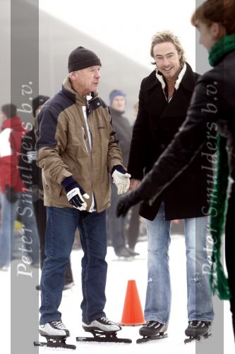 Biddinghuizen 23 december 2008
eerste dag van de film de hel van 63 op de schaatsbaan in Biddinghuizen met Henk Gemser Chris Zegers Cas Jansen en Chava voor in t Holt.
Peter Smulders bv