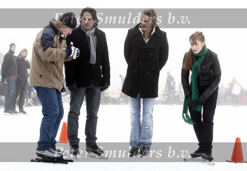 Biddinghuizen 23 december 2008
eerste dag van de film de hel van 63 op de schaatsbaan in Biddinghuizen met Henk Gemser Chris Zegers Cas Jansen en Chava voor in t Holt.
Peter Smulders bv