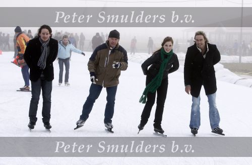 Biddinghuizen 23 december 2008
eerste dag van de film de hel van 63 op de schaatsbaan in Biddinghuizen met Henk Gemser Chris Zegers Cas Jansen en Chava voor in t Holt.
Peter Smulders bv